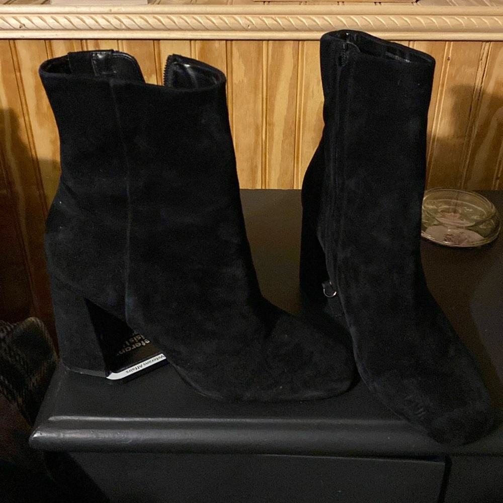 Steve Madden suede boots